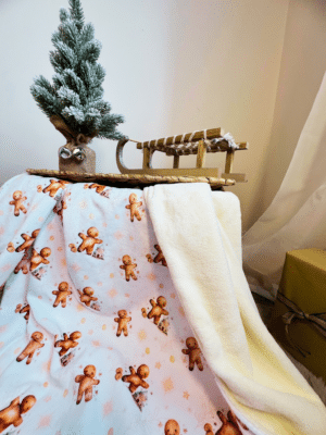 Plaid de Noël ultra doux fait main et personnalisable. Motif gourmand exclusif, tissu certifié et 2 tailles disponibles pour un Noël cocooning.