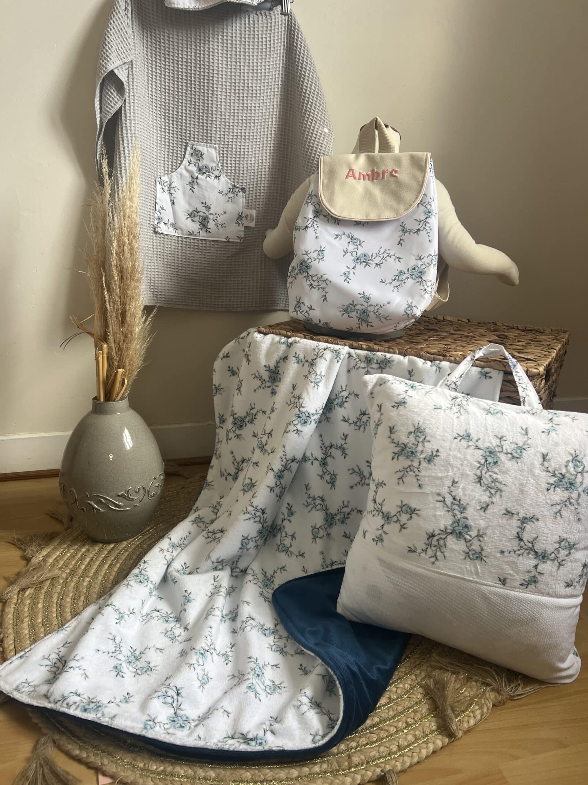 Pack Complet Sac à dos Maternelle, oreiller, plaid – à Personnaliser – Image 6