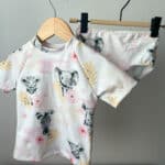 Maillot savane rose 2-3 ans culotte + tee shirt manches courtes +11,00&nbsp;&euro;