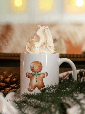 Tasse personnalisée cocooning avec motifs fantômes (Halloween) ou pains d’épices (Noël). 12 € seulement. Édition limitée, cadeau artisanal unique.