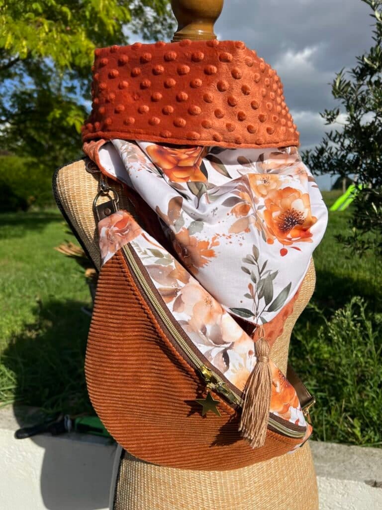 Écharpe “Soirée Douceur” cousue main en coton et minky ultra-doux. Un accessoire cocooning unique pour se réchauffer avec style. Confection artisanale française.