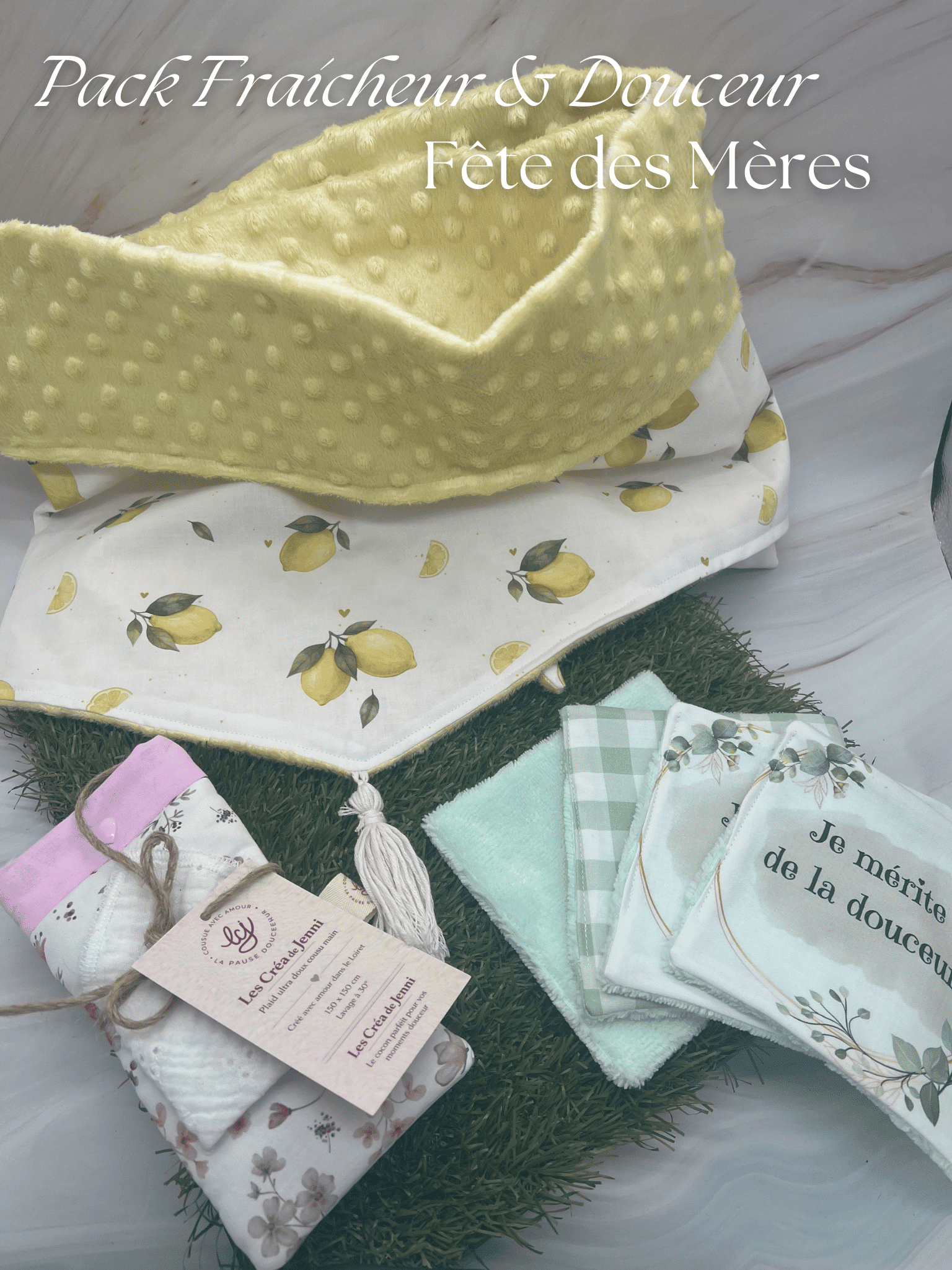 Pack cadeau Fête des Mères avec écharpe chèche, étui à lunettes et lingettes démaquillantes lavables. Création cousue main, douce, pratique et unique. Livraison rapide. 💛