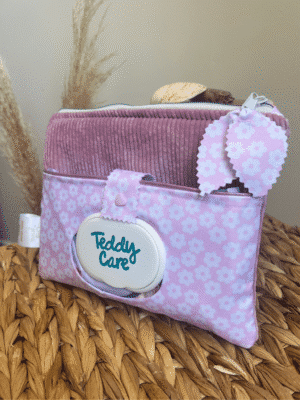 pochette lingettes bébé, pochette lingettes personnalisée, trousse bébé imperméable, accessoire sac à langer, lingettes lavables bébé, cadeau naissance personnalisé, création artisanale française