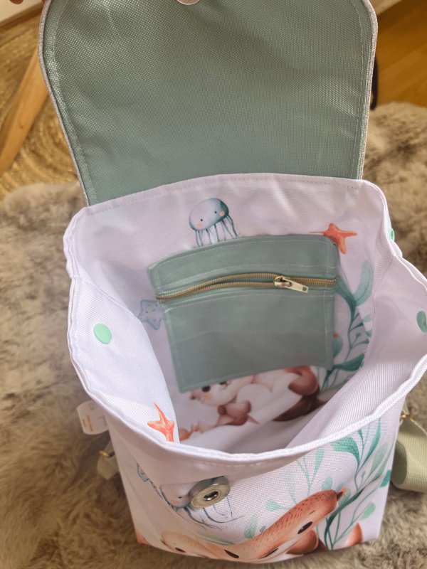 Sac à dos imperméable motif Loutre - en stock – Image 3