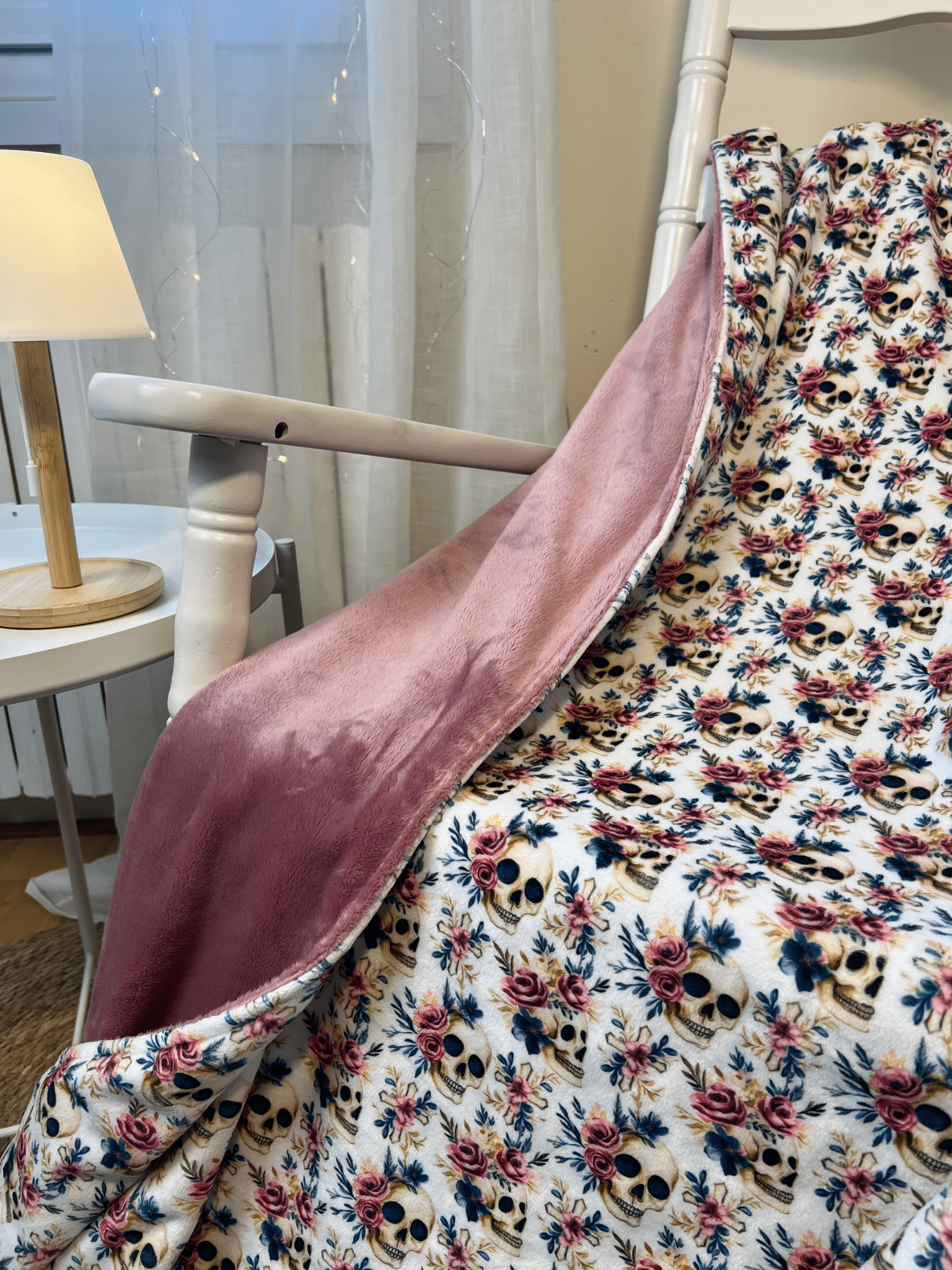 Plaid têtes de morts rose éternelles - en stock – Image 2