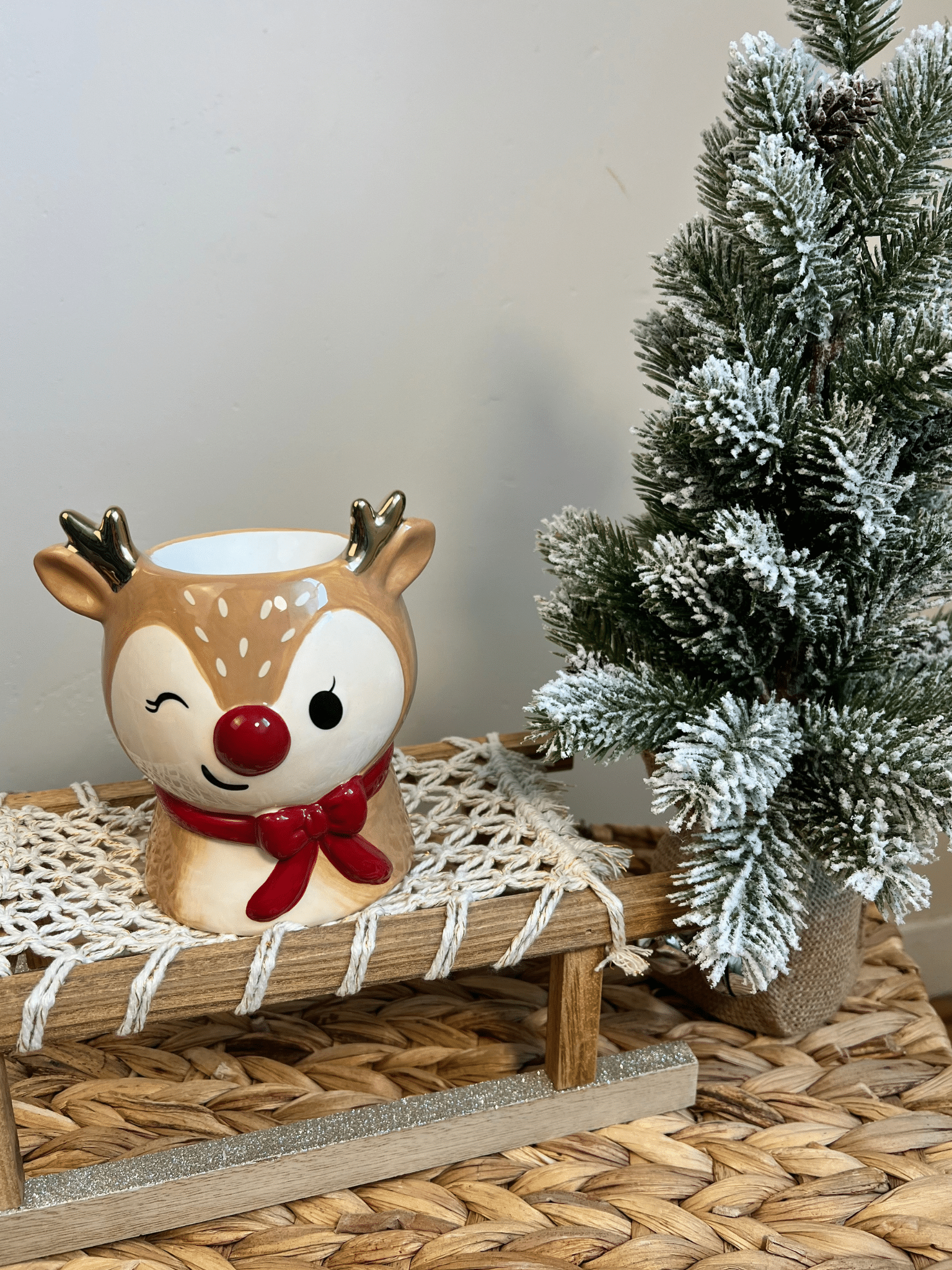 Brûleur à fondants parfumés de Noël Pain d’épices ou Renne. Ajoutez un fondant et profitez d’une ambiance parfumée, chaleureuse et cocooning.