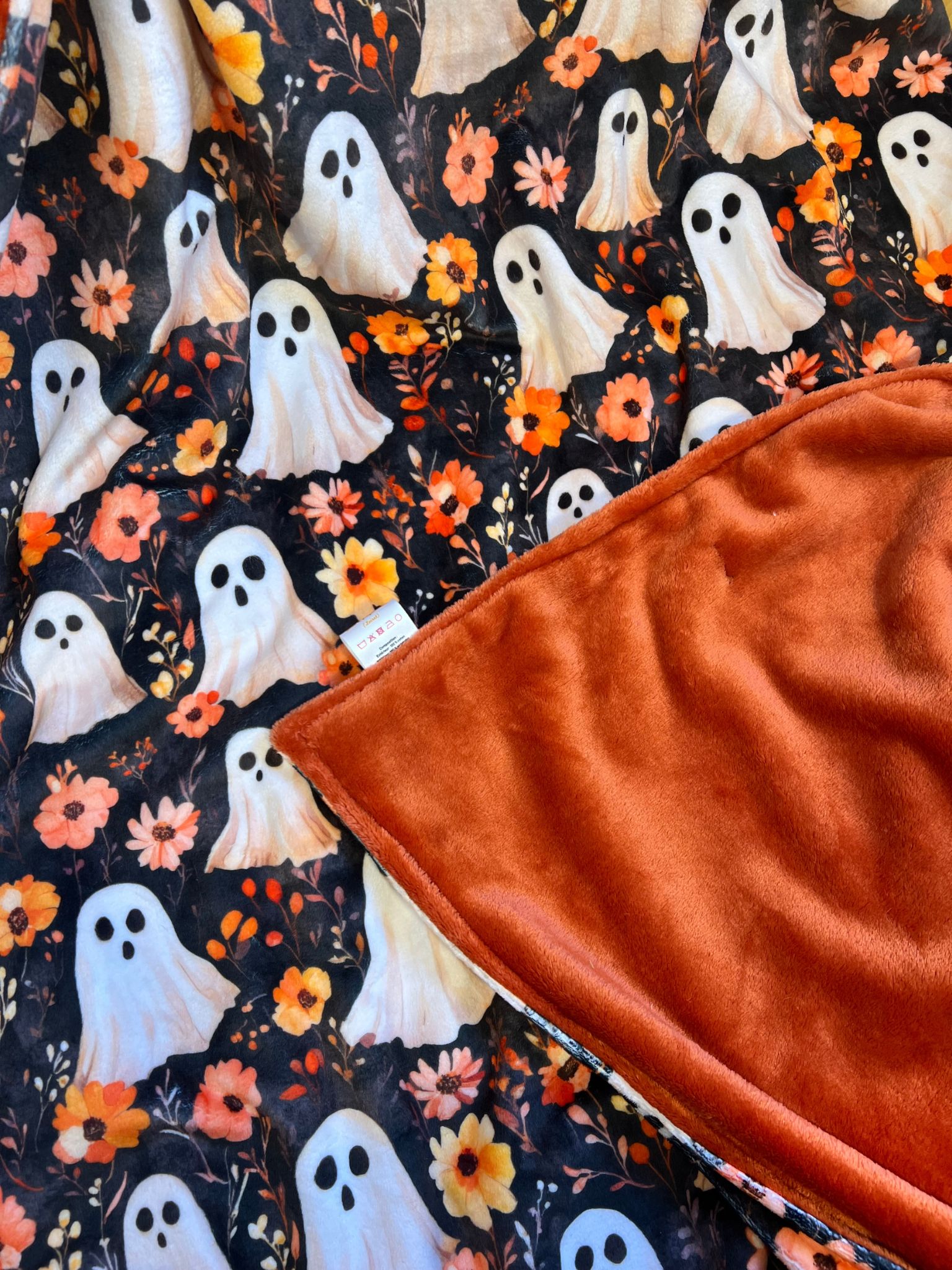 Plaid Halloween Fantômes & Fleurs - en stock – Image 3